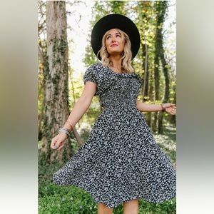 Ivy City Co - RAE DRESS IN BLACK DAISY NWT!